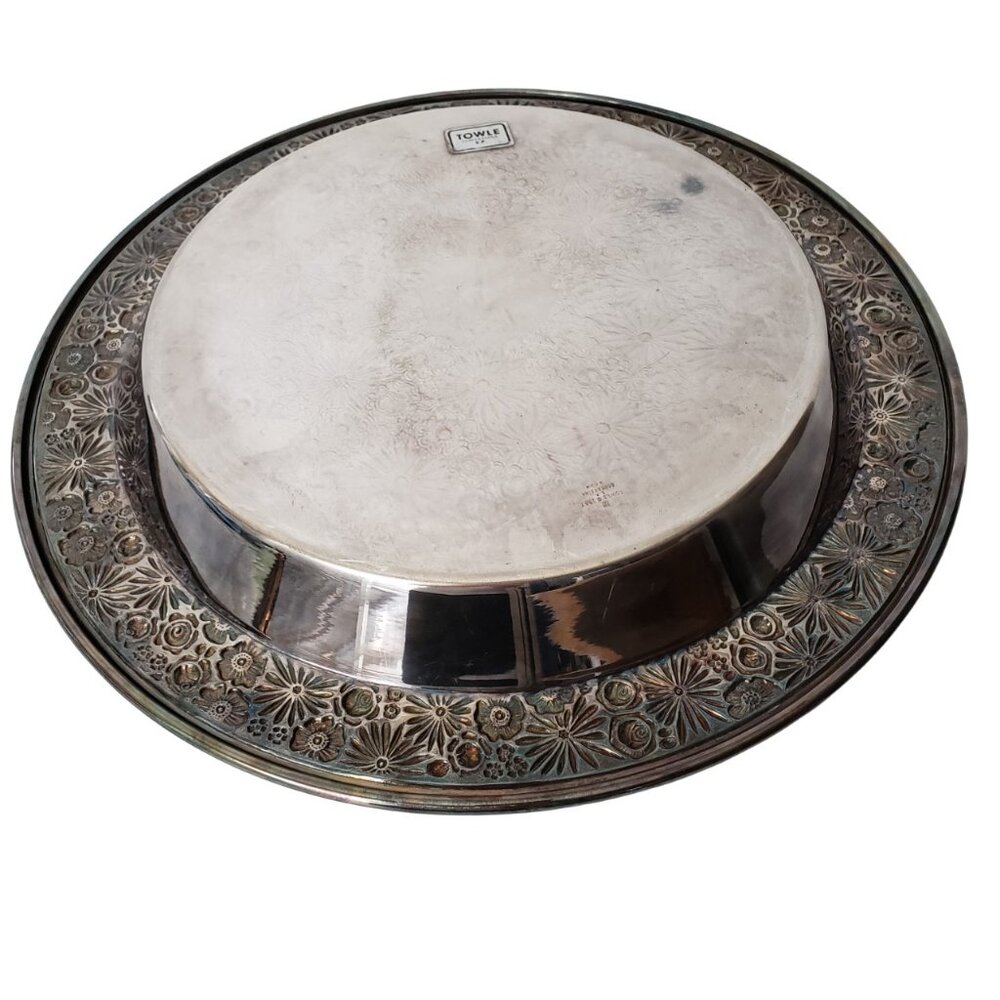 Towle Vintage Silverplate Repousse Serving Tray 1967, Very Good Condition - Picture 3 of 7